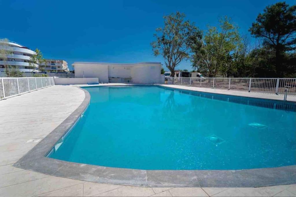 T2 Neuf + Piscine, 5 Mn A Pied Des Plages Sérignan Exterior foto