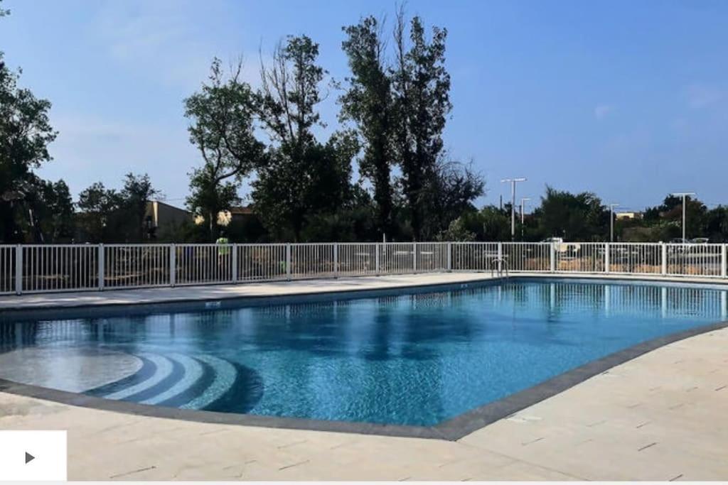 T2 Neuf + Piscine, 5 Mn A Pied Des Plages Sérignan Exterior foto
